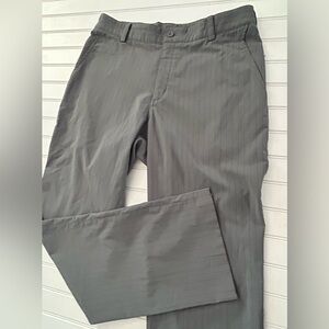 NIKE mens size medium grey pin stripped golf / casual pants